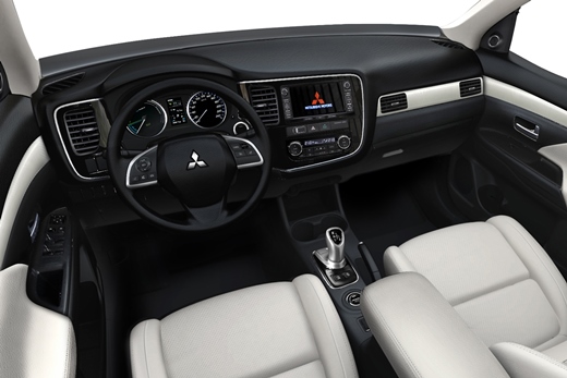 מיצובישי אאוטלנדר PHEV מיצובישי אאוטלנדר PHEV